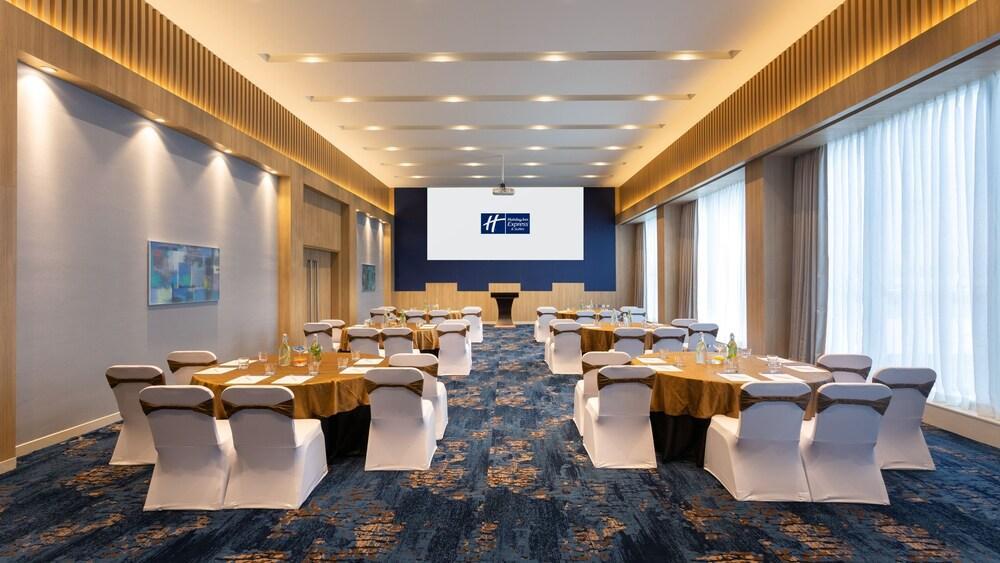 Express & Bengaluru Old Madras Road By Ihg Hoskote